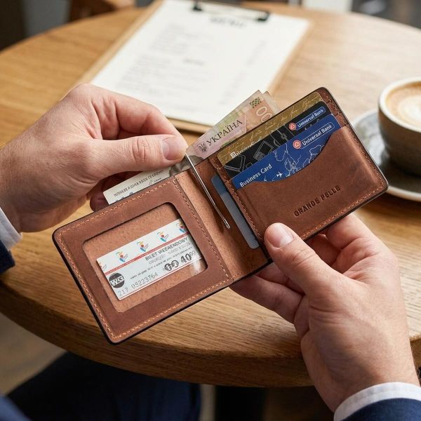 Компактный зажим для денег без застежки GRANDE PELLE 11240 Коричневый