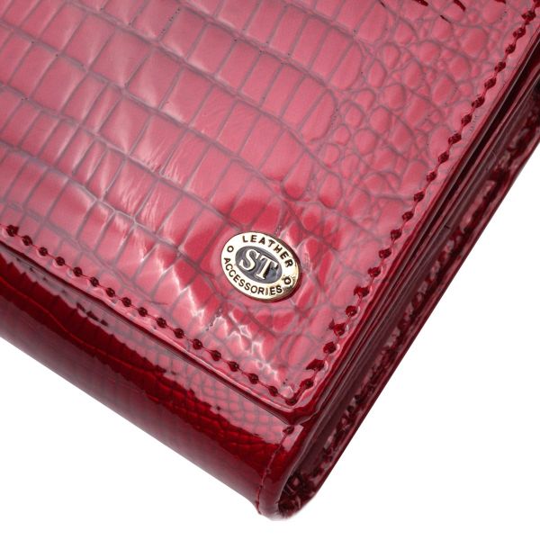 Яркий женский кошелек из лакированной кожи с визитницей ST Leather 19405 Красный