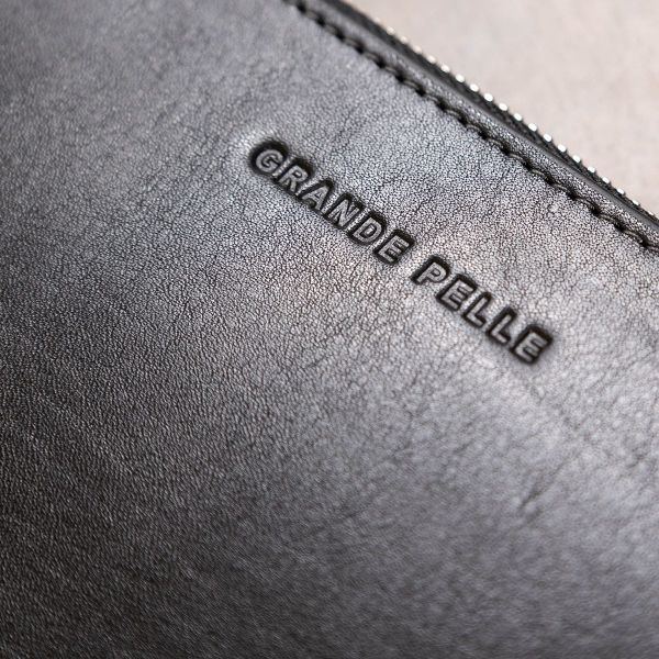 Кожаный женский кошелек на молнии GRANDE PELLE 11562 Черный