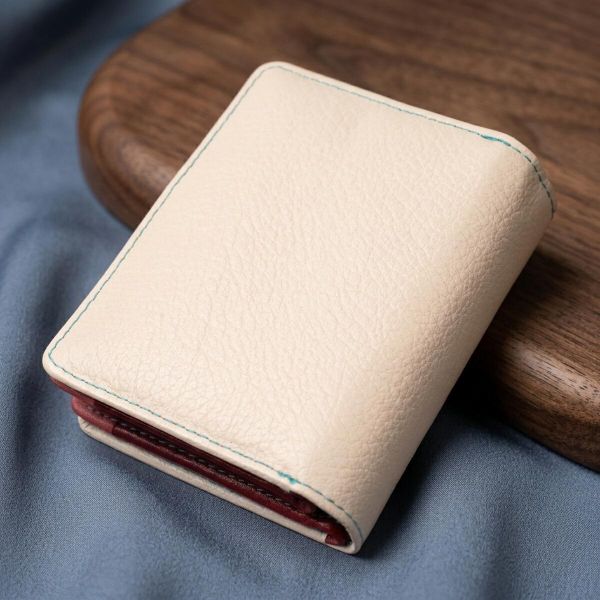 Женский кошелек из натуральной кожи вертикального формата ST Leather 19440 Белый