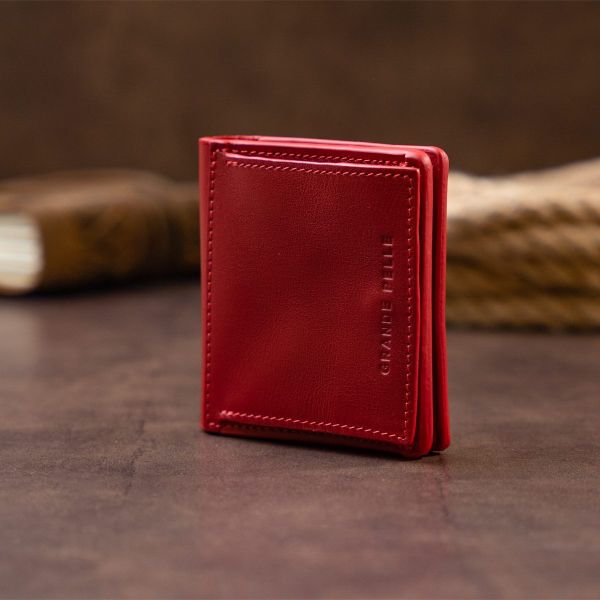 Вертикальное глянцевое портмоне с накладной монетницей GRANDE PELLE 11331 Красное