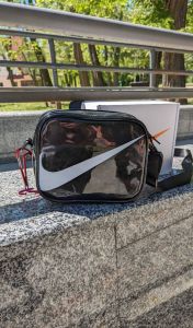 Лакова сумка Nike месенджер