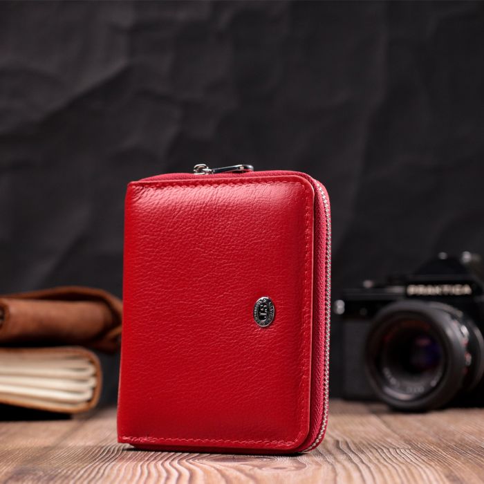 Кожаный женский кошелек на молнии с металлическим логотипом производителя ST Leather 19484 Красный