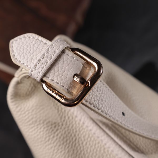 Удобная женская сумка с одной длинной ручкой из натуральной кожи Vintage 22307 Белая