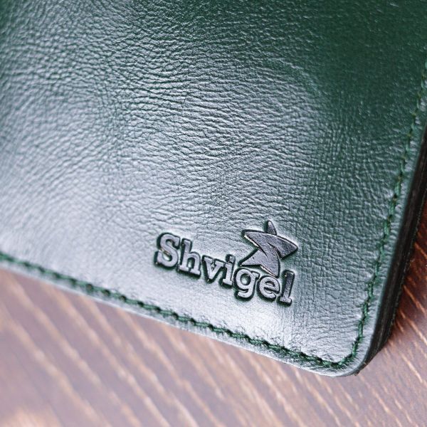Кожаное практичное портмоне Shvigel 16608 Зеленый