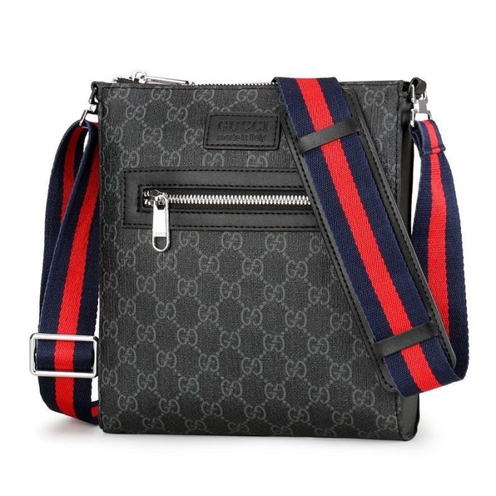 Месенджер Gucci GG Supreme Messenger сумка через плече