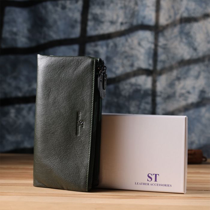 Красивый кожаный кошелек на три отделения ST Leather 23110 Зеленый