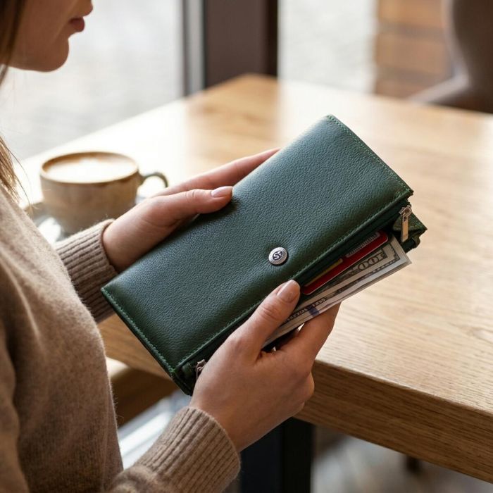 Горизонтальный тонкий кошелек из кожи унисекс ST Leather 19328 Зеленый