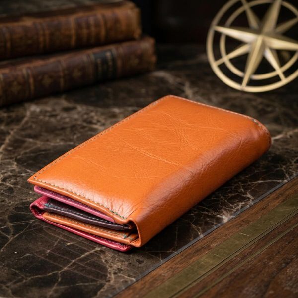 Кожаный кошелек в три сложения для женщин ST Leather 19442 Разноцветный