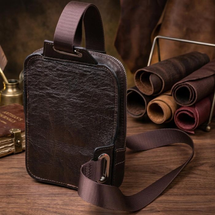 Мужская прямоугольная сумка бананка из гладкой натуральной кожи GRANDE PELLE 22880 Коричневый