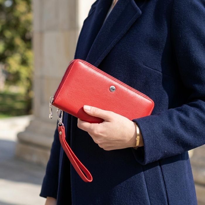 Стильный кошелек-клатч для женщин на одно отделение из натуральной кожи ST Leather 22561 Красный