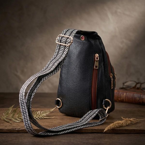 Удобная женская сумка через плечо с отверстием для наушников из экокожи Vintage 22787 Черный