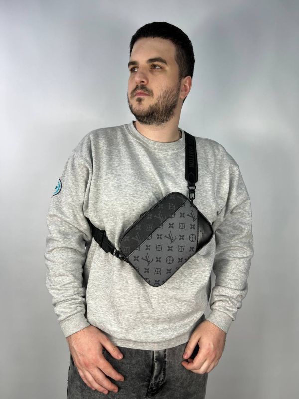 Сумка месенджер Louis Vuitton через плече