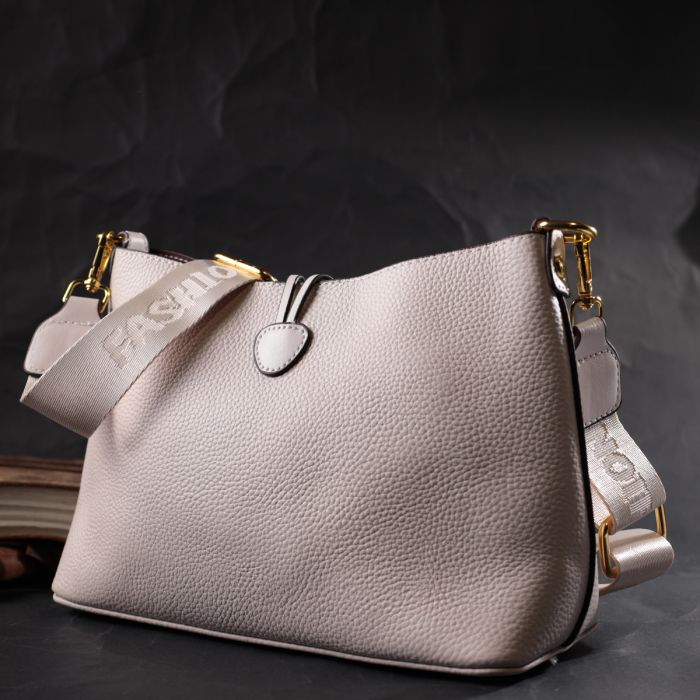 Кожаная женская сумка с оригинальной застежкой пуговкой Vintage 22321 Белая