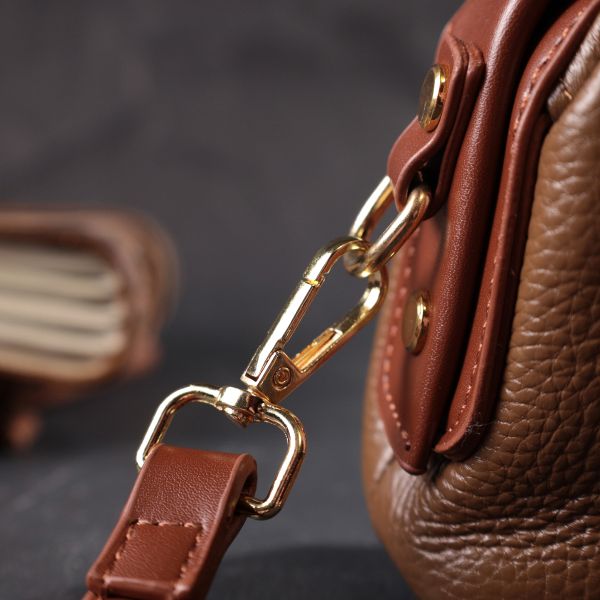 Красивый клатч с интересной защелкой из натуральной кожи Vintage 22425 Коричневый