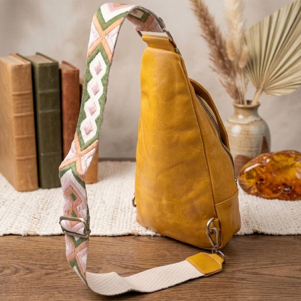 Яркая женская сумка из экокожи с акцентом на текстильную лямку Vintage 22775 Желтый