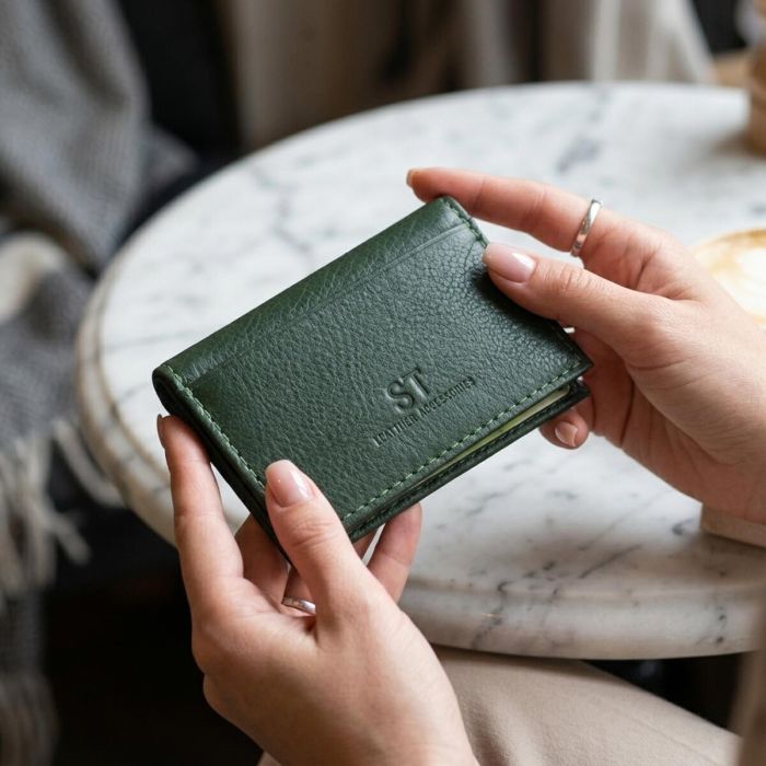 Визитница-книжка ST Leather 19215 Зеленая