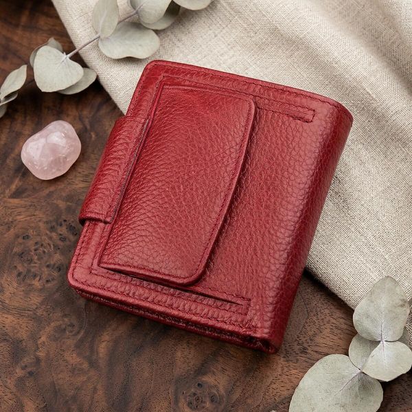 Женский кожаный кошелек для карт купюр и монет ST Leather 18499 Красный