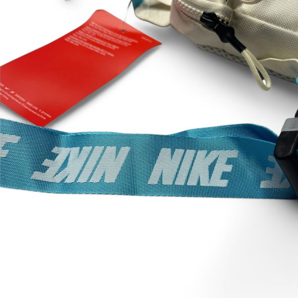 Месенджер Nike Swoosh сумка через плече