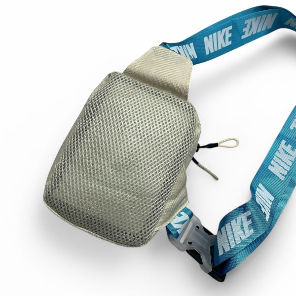 Месенджер Nike Swoosh сумка через плече